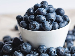 Banner image of article on Supplement Spotlight: Quercetin